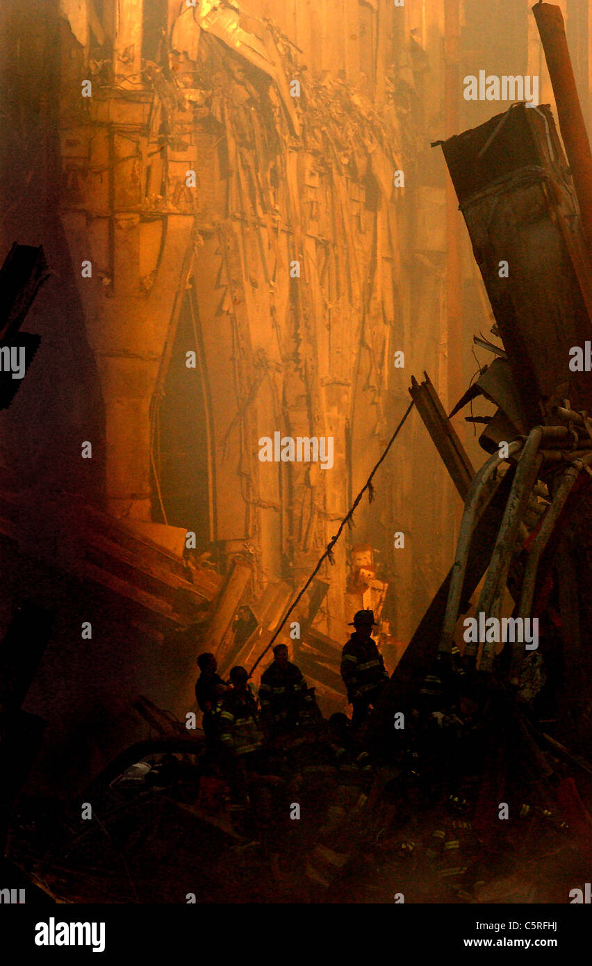 Ground zero rescue workers hi-res stock photography and images - Alamy