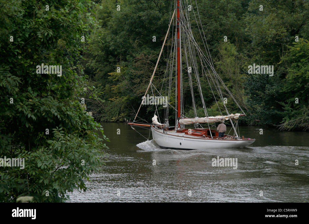 Sailing down a river hi-res stock photography and images - Alamy