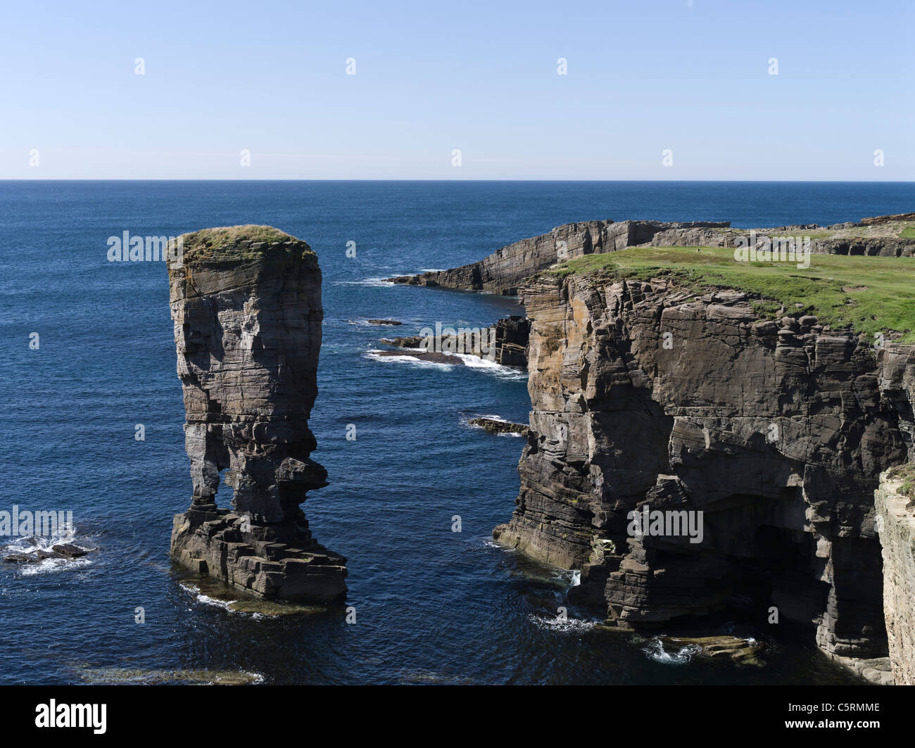 dh Yesnaby Castle YESNABY ORKNEY Yesnaby sea stack and sea cliff coast seastack scotland uk islands Stock Photo
