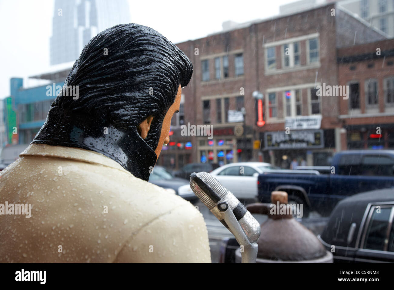 elvis statue in heavy rain downtown broadway Nashville Tennessee USA Stock Photo Alamy