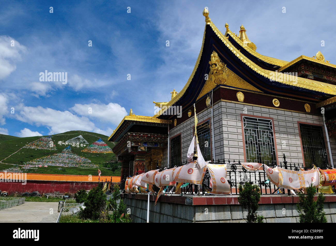Tibetan Buddhist temple with golden roof. Tagong, Sichuan, China. Stock Photo