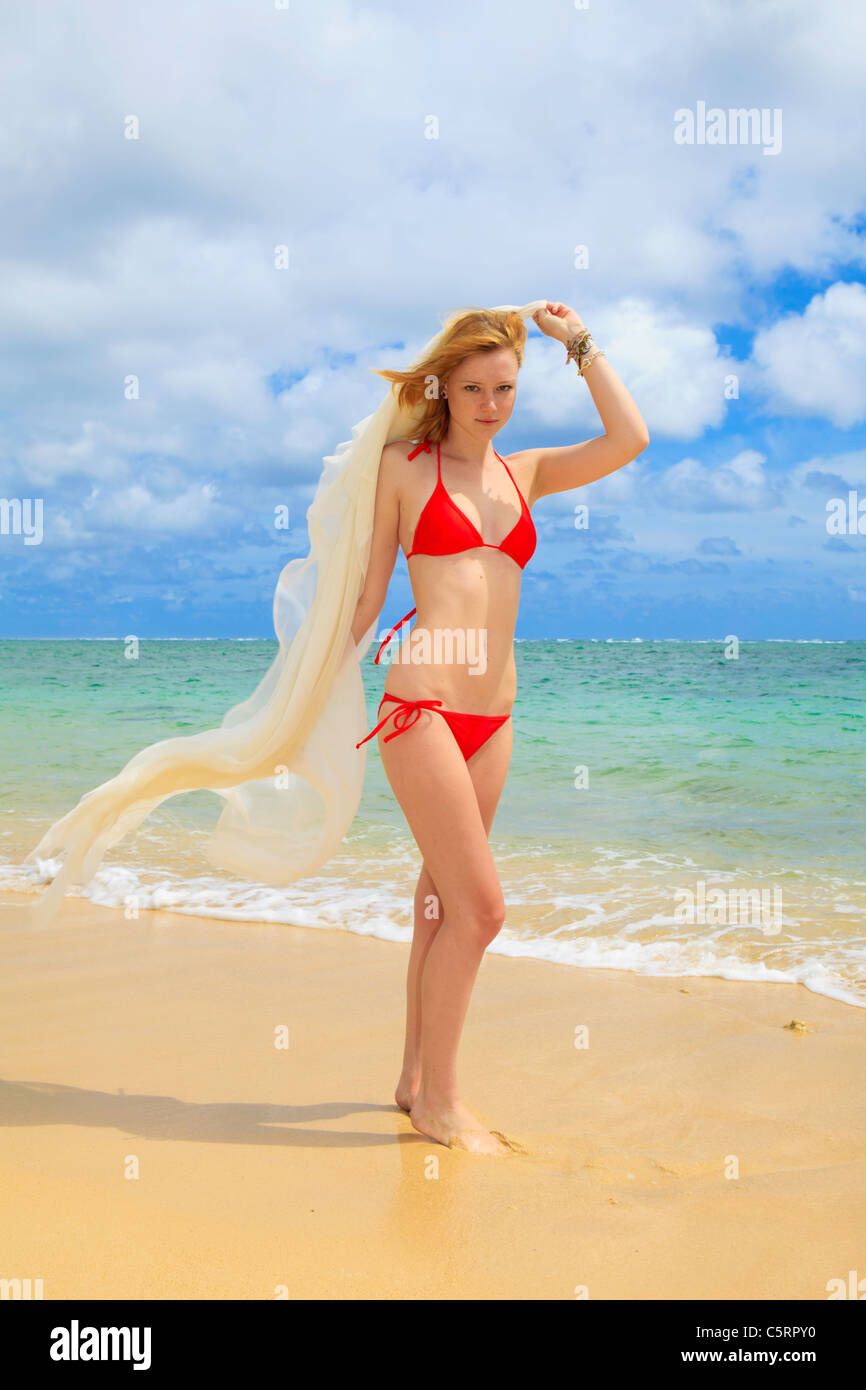 ontwerp Profeet Gehuurd Redhead bikini hi-res stock photography and images - Alamy