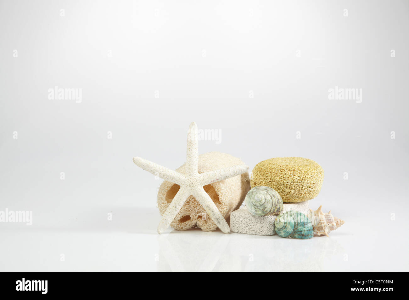 summer vacation items Stock Photo Alamy