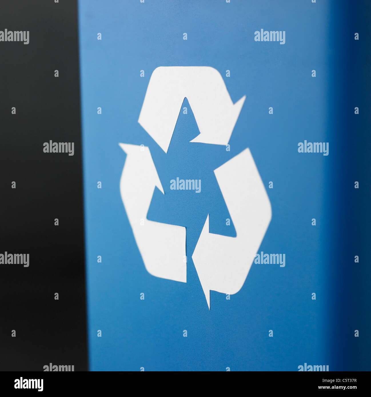 Black recycle bin hires stock photography and images Alamy