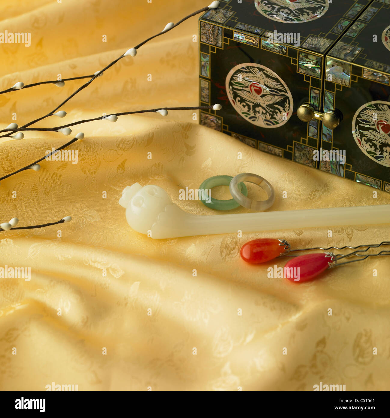 Korean traditional jewelry boxes and jewelry Stock Photo Alamy