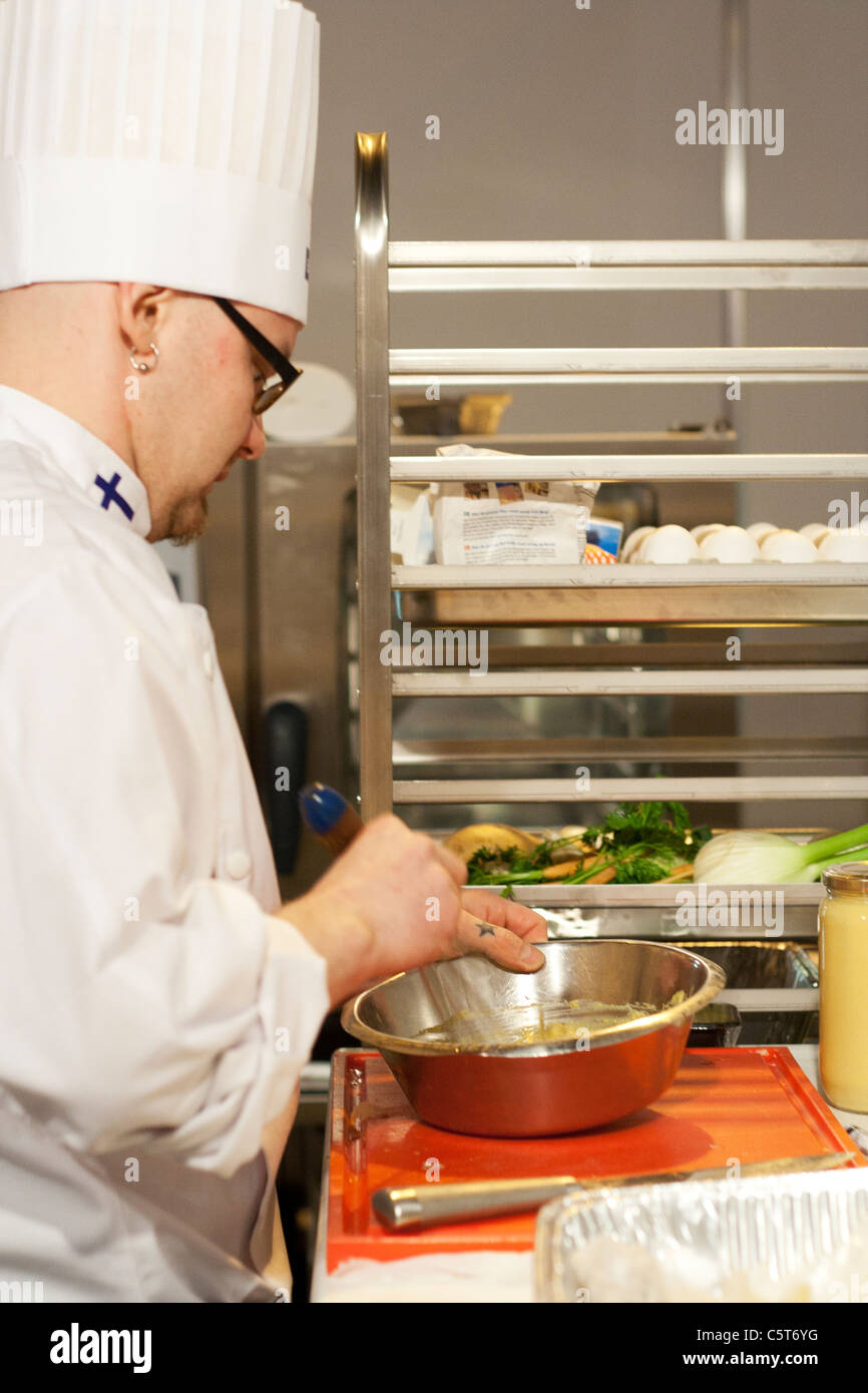 Chefi Coocking Chef with food hi-res stock photography and images - Alamy