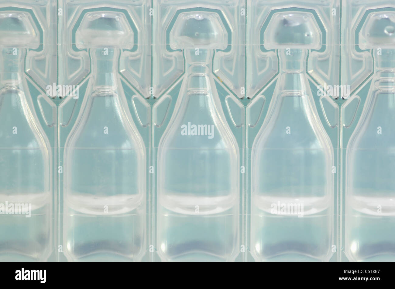 Plastic vials in a row hi-res stock photography and images - Alamy