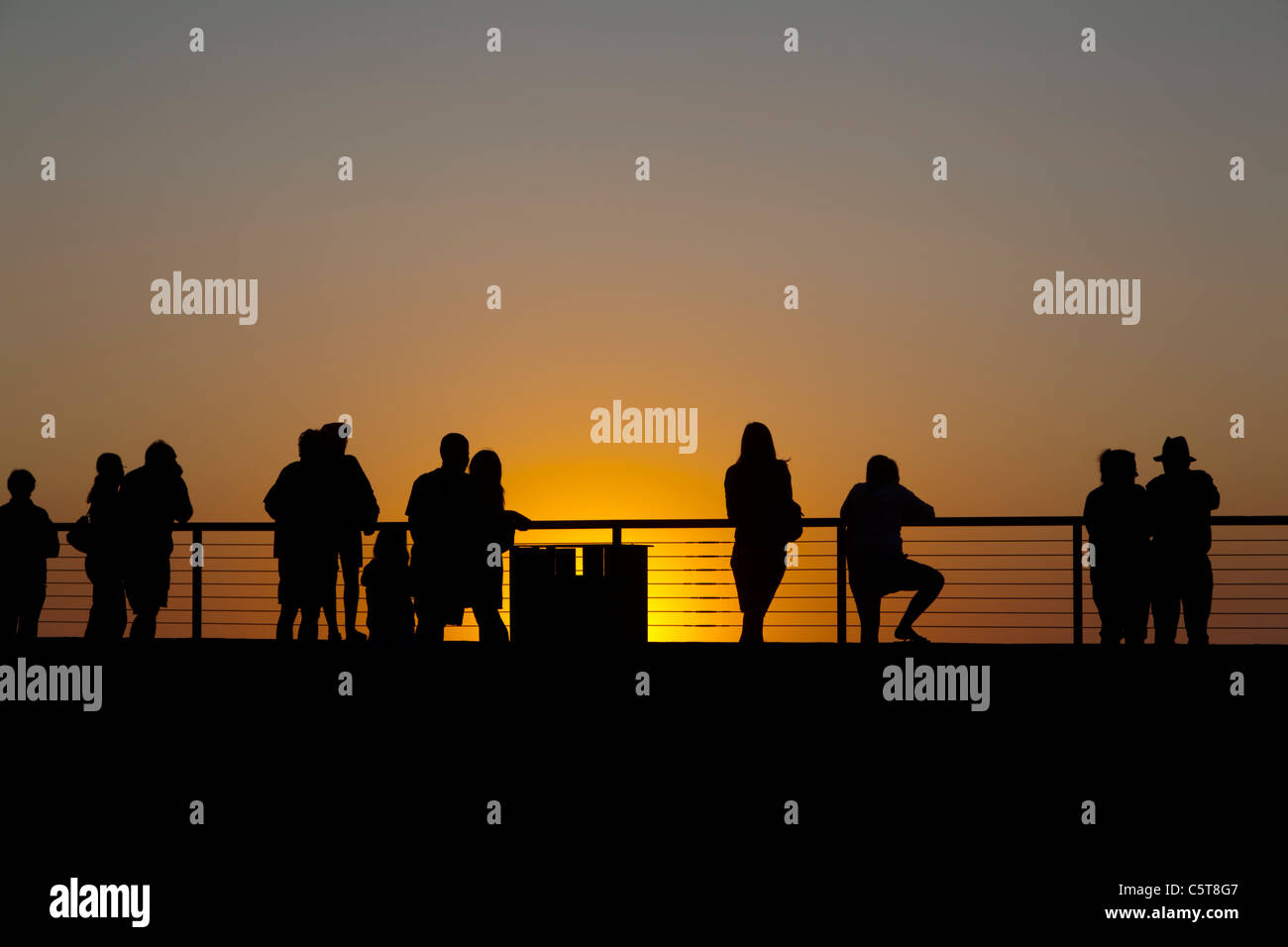 Sunset silhouettes cannon beach hi-res stock photography and images - Alamy