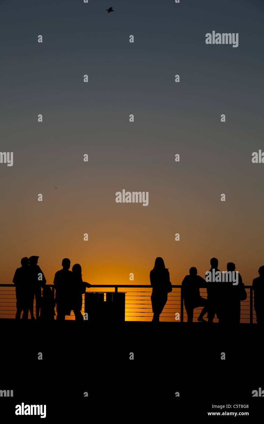 Sunset silhouettes cannon beach hi-res stock photography and images - Alamy