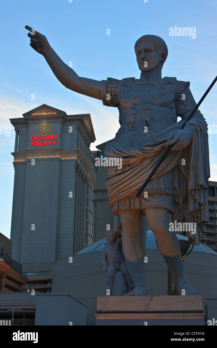 Statue at caesars palace hires stock photography and images Alamy