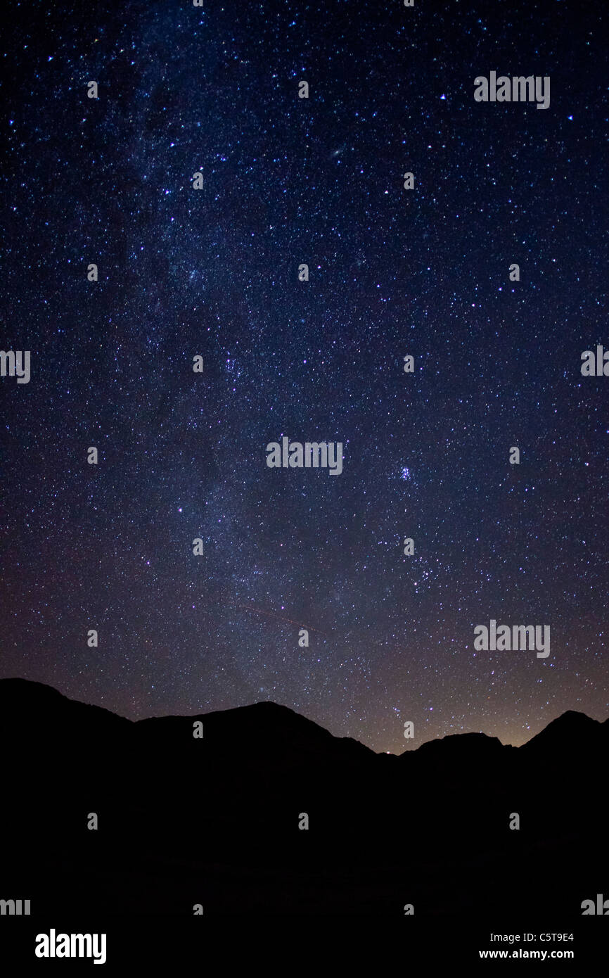 Milky way death valley hi-res stock photography and images - Alamy
