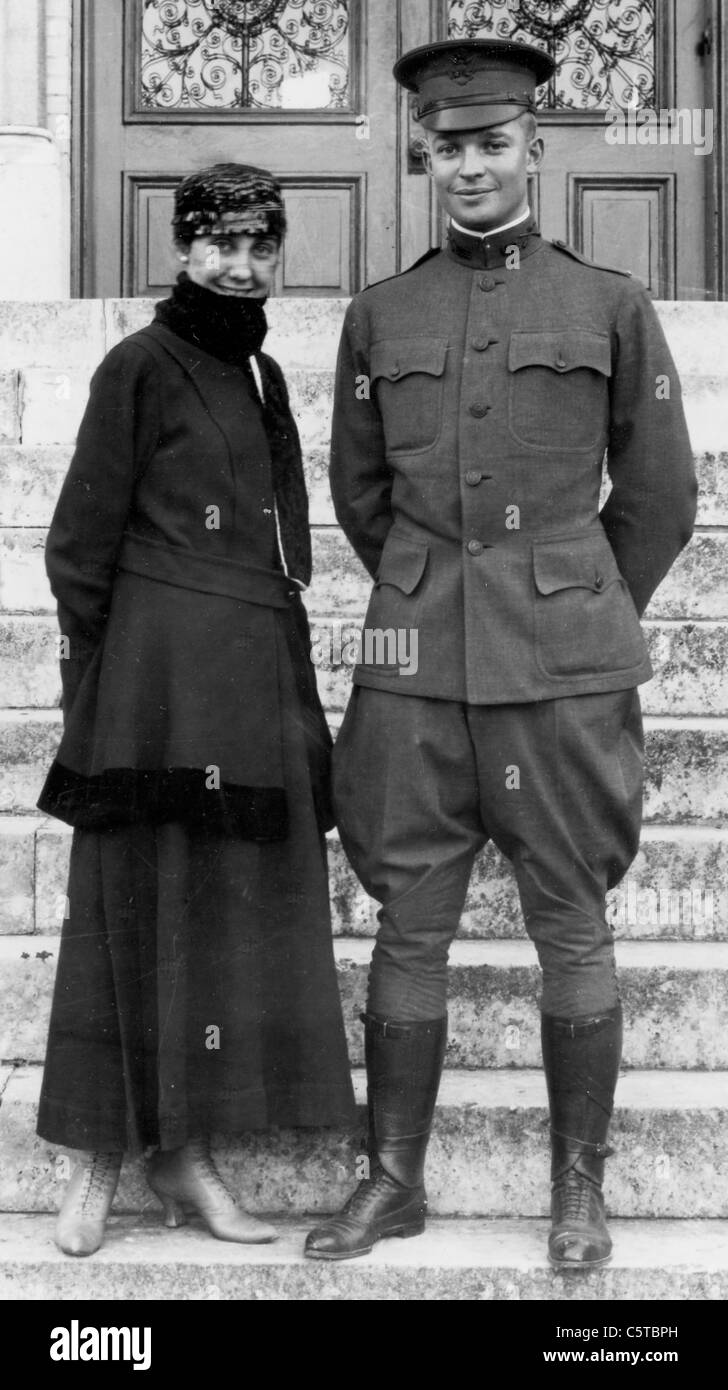 DWIGHT D EISENHOWER with wife Mamie on steps of St Louis Hall at St. Mary's University, San Antonio, Texas in 1916 Stock Photo