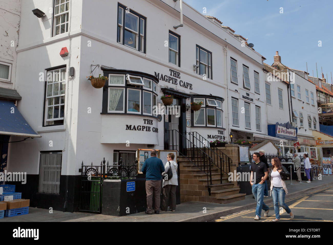 The Magpie Cafe,a fish and chip shop and restaurant in Whitby, North Yorkshire Stock Photo
