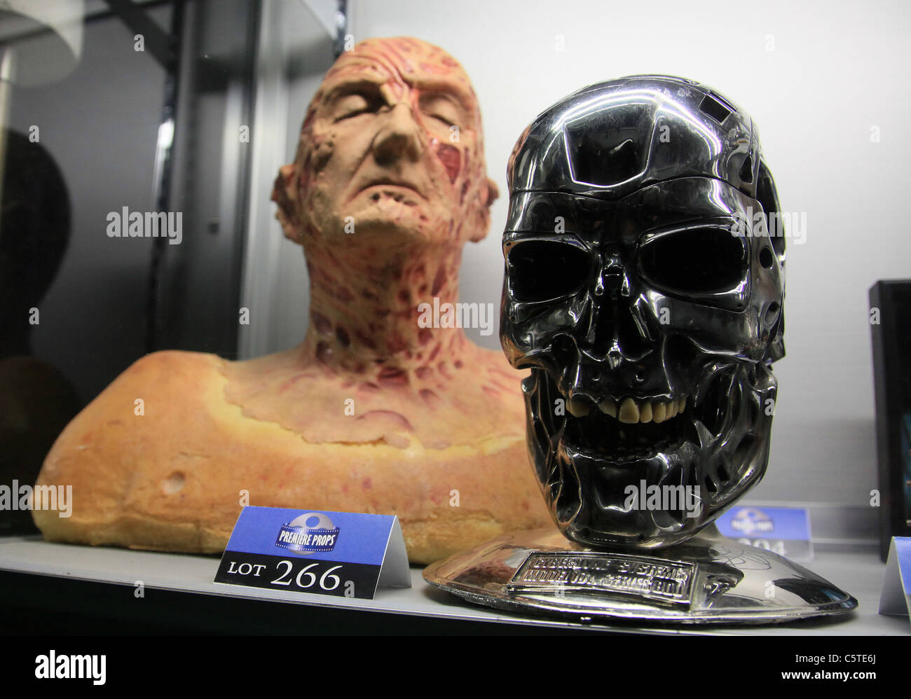 TERMINATOR SARAH CONNOR CHRONICLES SKULL PREMIERE PROPS PRESENTS HOLLYWOOD EXTRAVAGANZA 2 AUCTION LOS ANGELES CALIFORNIA USA 3 Stock Photo