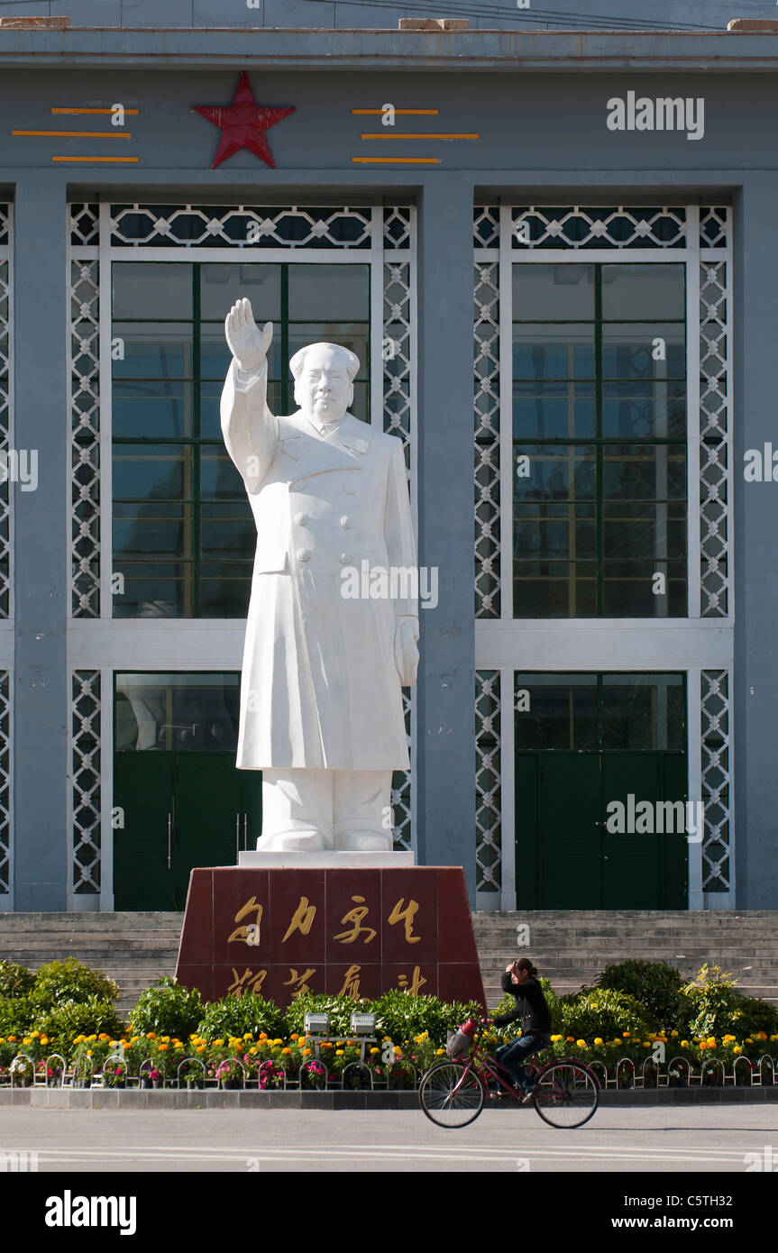 In city considered birthplace of China's atom bomb, a towering statue of Mao Zedong, Haibei, Qinghai Province, China Stock Photo