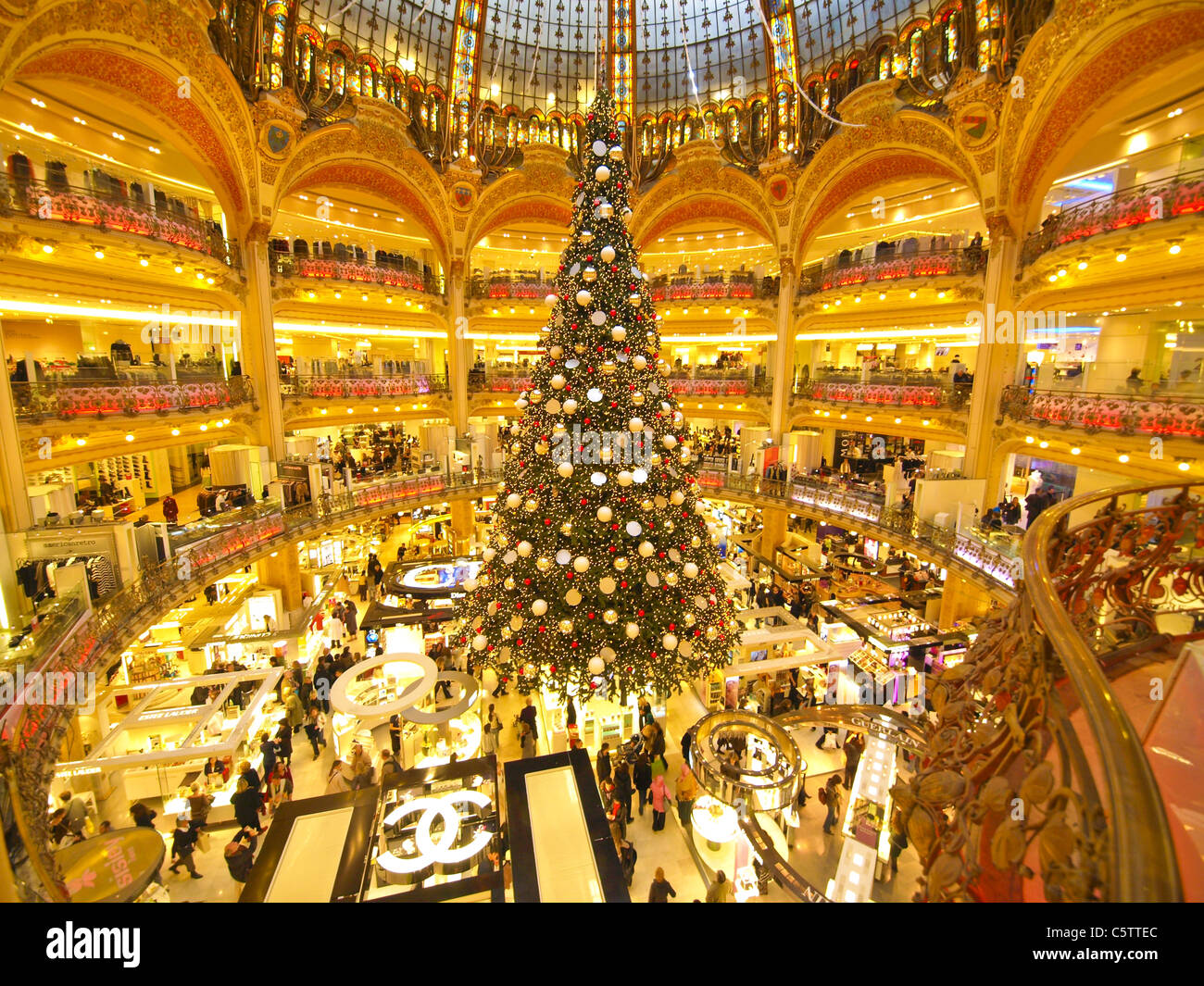 paris-shopping-mall-galeries-lafayette-france-stock-photo-alamy