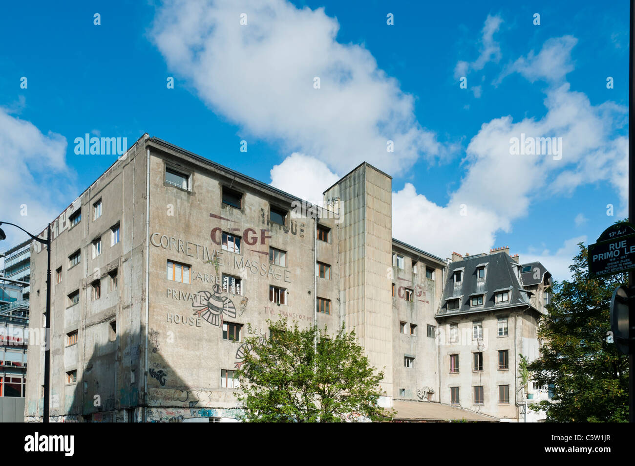 Les Frigos 's a industrial warehouse re-converted into an production site in the modern neighborhood of Paris Rive Gauche. Stock Photo