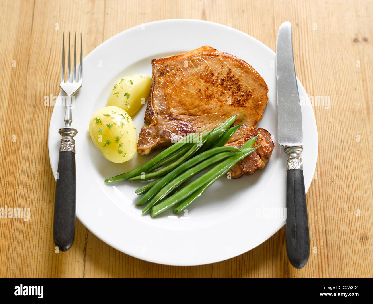 Green beans on plate hi-res stock photography and images - Alamy
