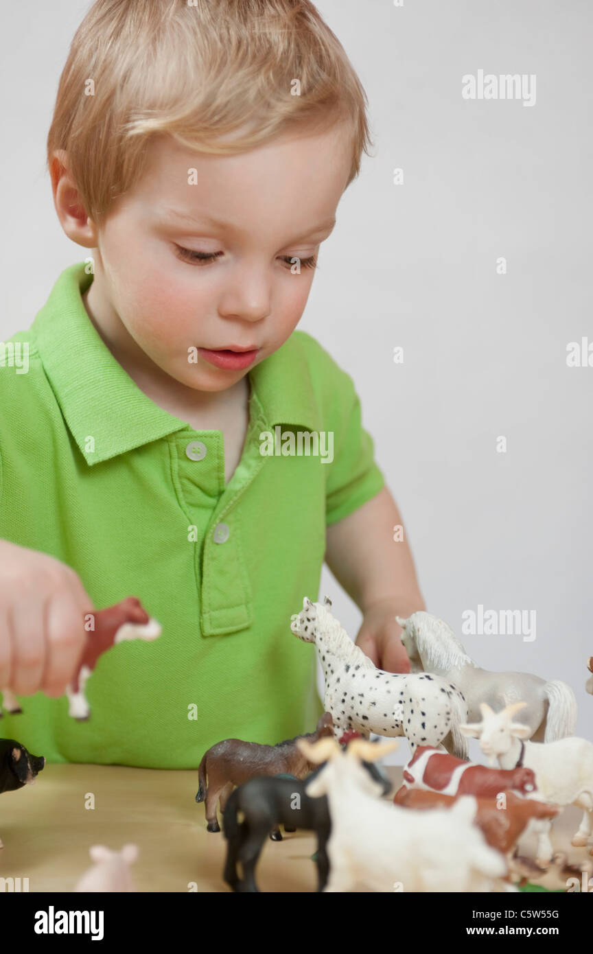 Toy farm animals hi-res stock photography and images - Alamy