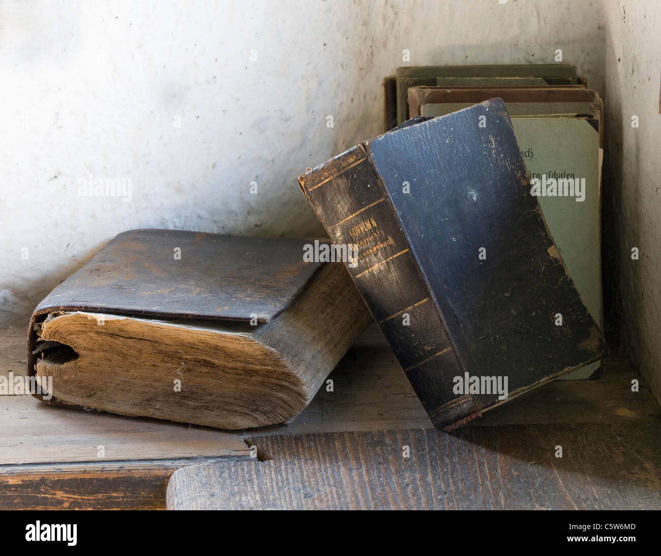 Austria, Mondsee (city), Old books at farmhouse Stock Photo