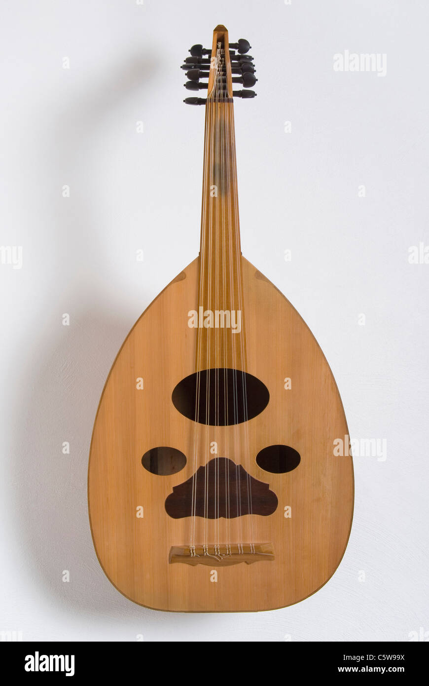 Lute instrument hi-res stock photography and images - Alamy