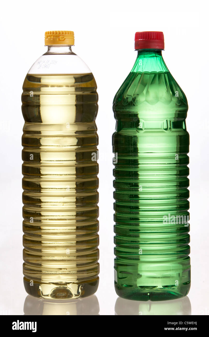 Vinegar and oil in plastic bottles, closeup Stock Photo Alamy