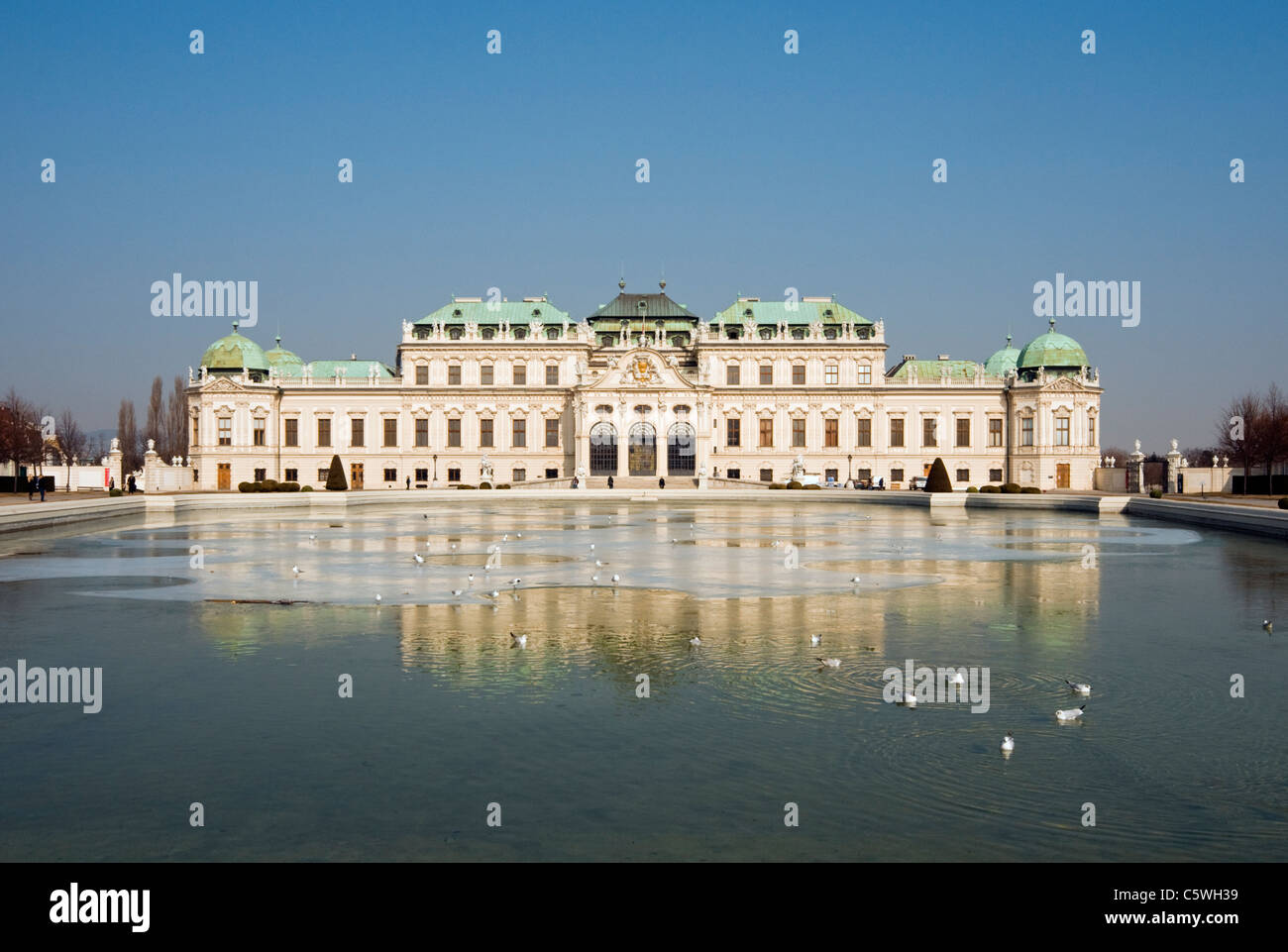 Upper (Oberes) Belvedere Palace Museum with Pool, Vienna (Wien), Austria Stock Photo