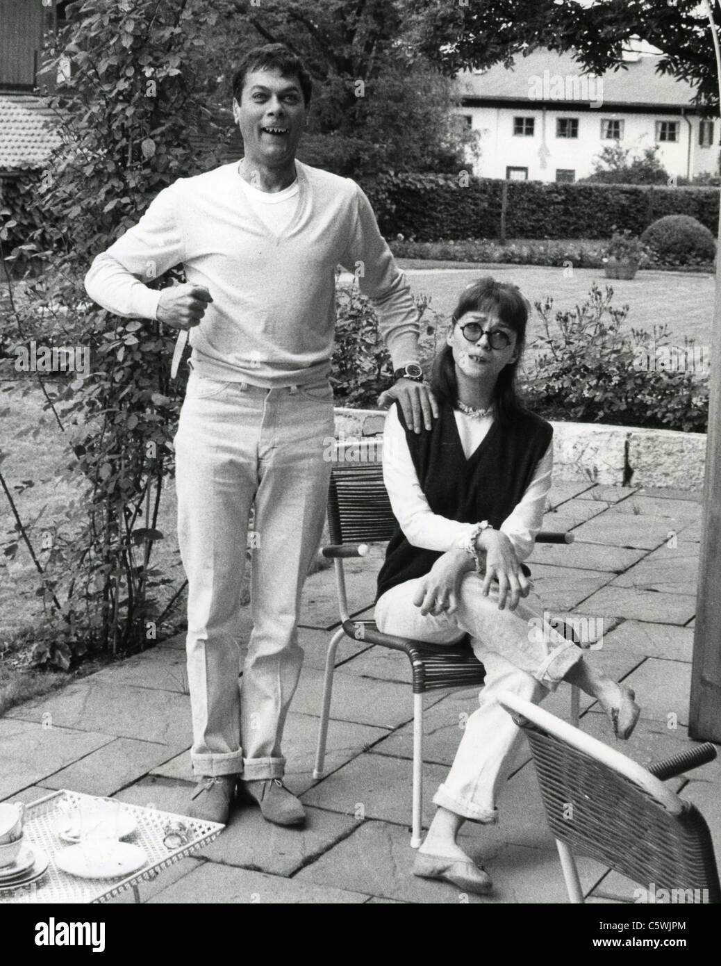 TONY CURTIS with wife Christine Kaufmann  about 1964 Stock Photo