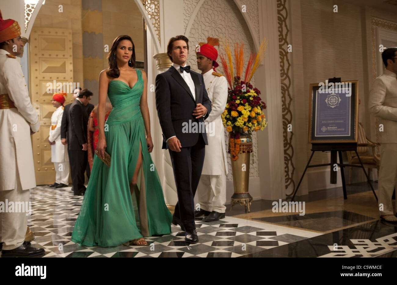 MISSION IMPOSSIBLE - GHOST PROTOCOL 2011 Paramount Pictures film with Tom Cruise and Paula Patton Stock Photo