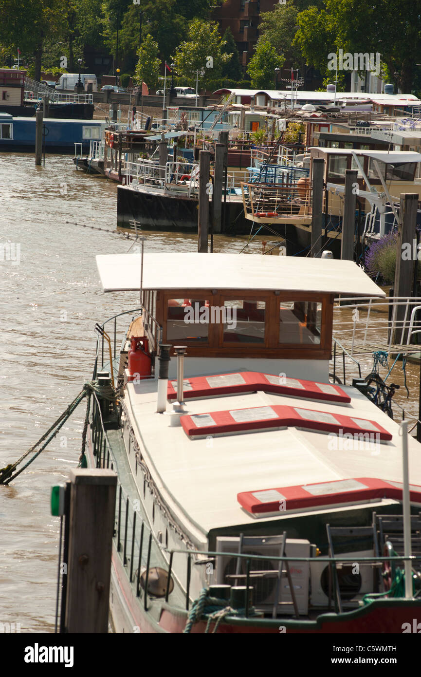 Houseboat river chelsea embankment london hires stock photography and images Alamy
