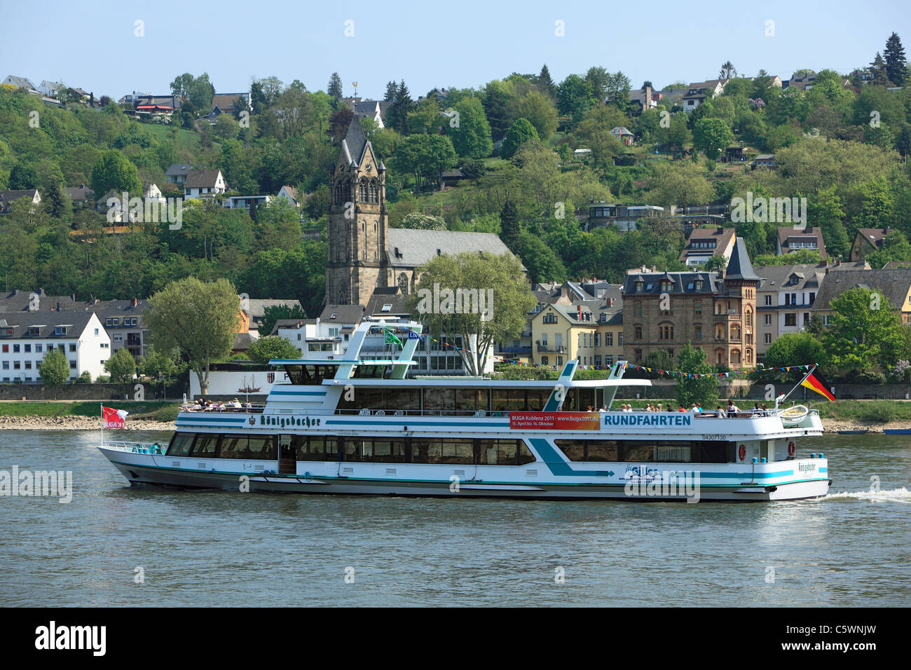 Ausflugsschiff auf dem Rhein, Stadtpanorama mit Pfarrkirche St. Peter und Paul, Koblenz-Pfaffendorf, Rheinland-Pfalz Stock Photo