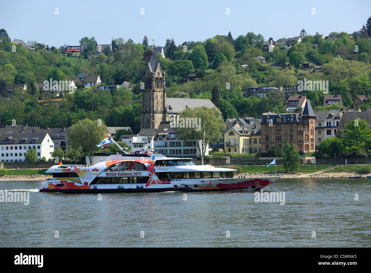 Ausflugsschiff auf dem Rhein, Stadtpanorama mit Pfarrkirche St. Peter und Paul, Koblenz-Pfaffendorf, Rheinland-Pfalz Stock Photo