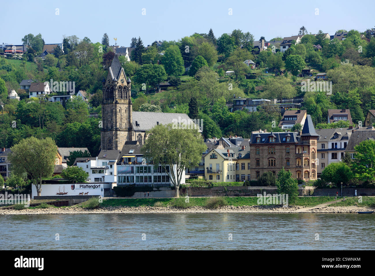 Stadtpanorama mit Pfarrkirche St. Peter und Paul, Koblenz-Pfaffendorf, Rheinland-Pfalz Stock Photo