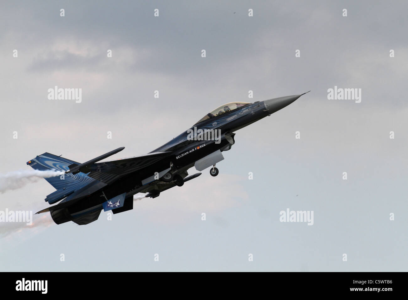 F 16am fighter jet hi-res stock photography and images - Alamy