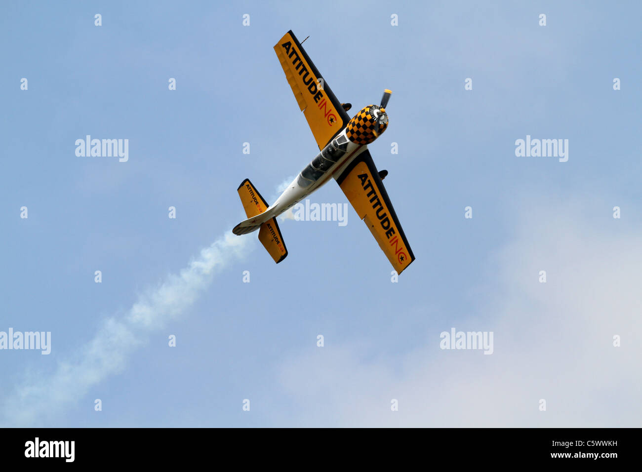 Upside down aircraft hi-res stock photography and images - Alamy