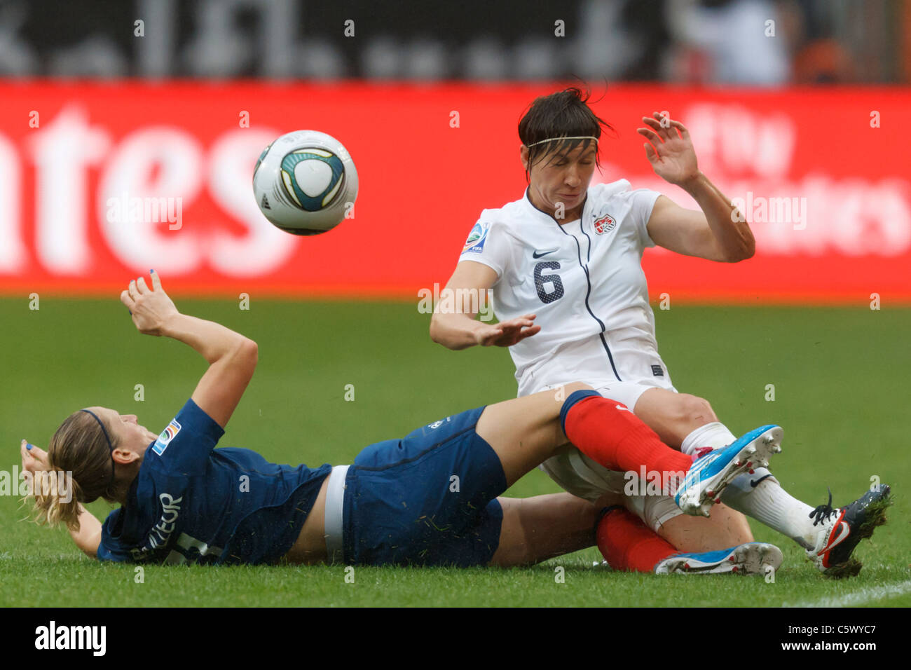 Laure Lepailleur of France (l) and Amy LePeilbet of the USA collide