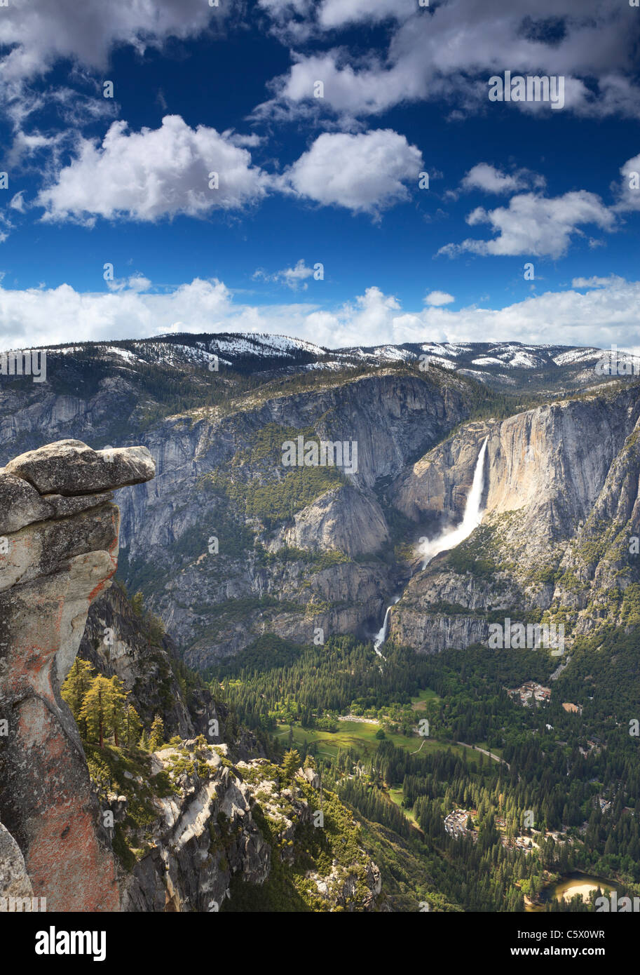 Panoramic view yosemite valley hi-res stock photography and images - Alamy