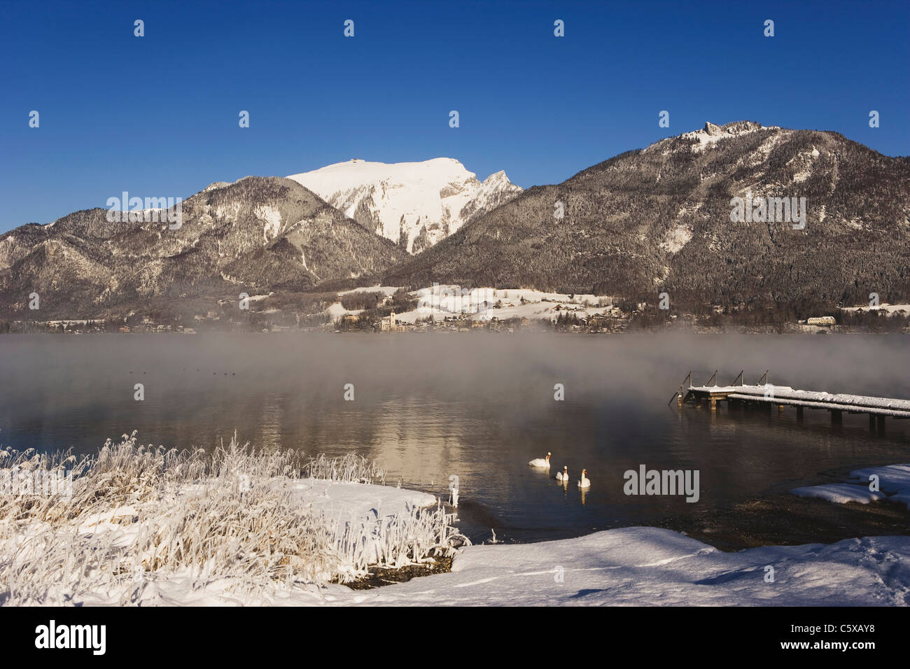 Austria, Lake Wolfgangsee, Schafberg mountain in winter Stock Photo