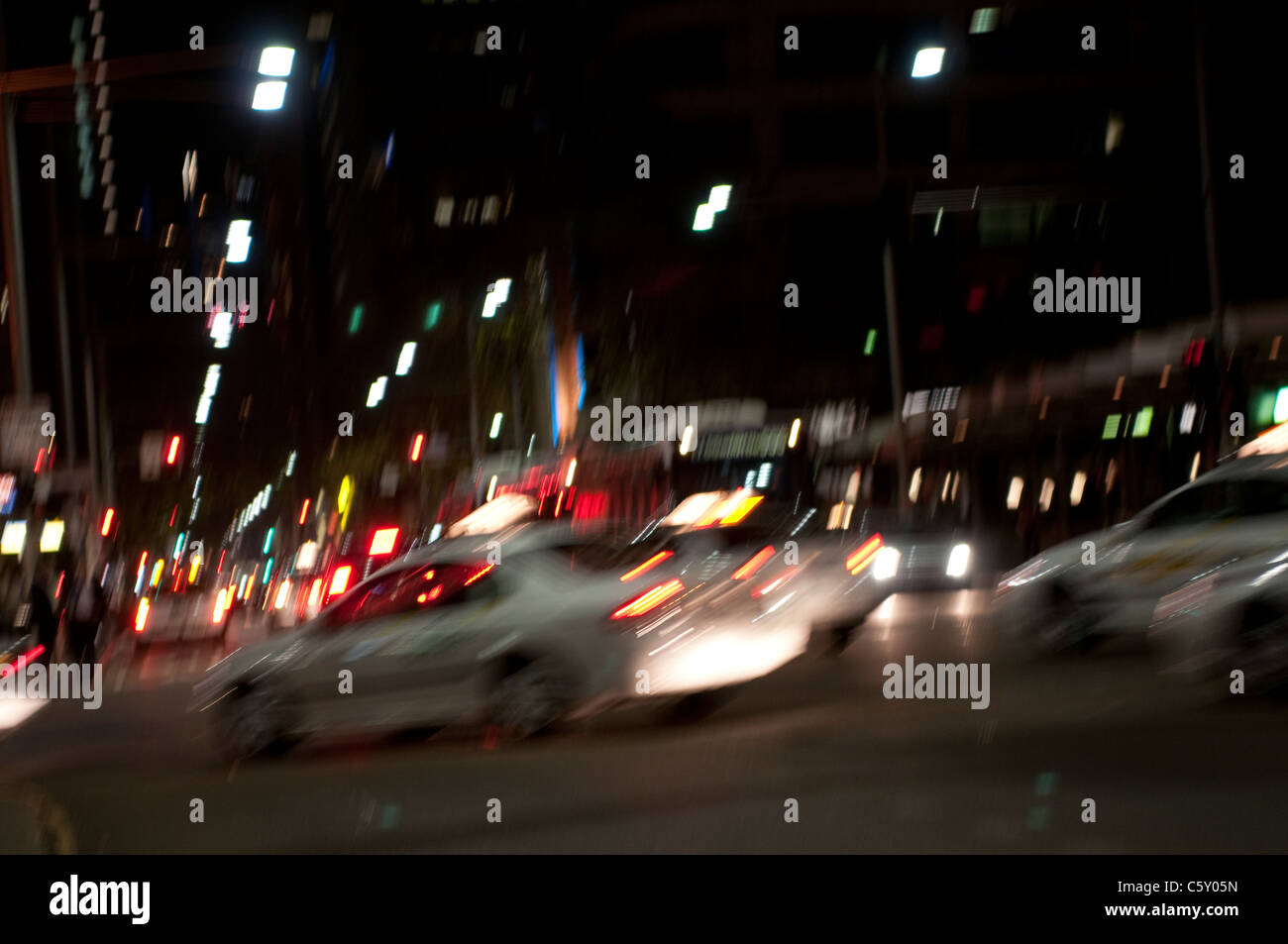 Cars at night hi-res stock photography and images - Alamy