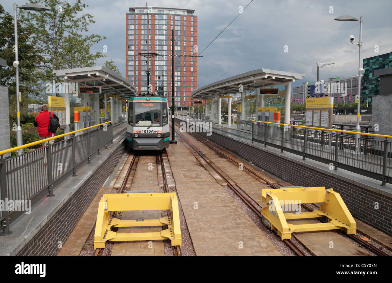 Metrolink tram stop hires stock photography and images Alamy