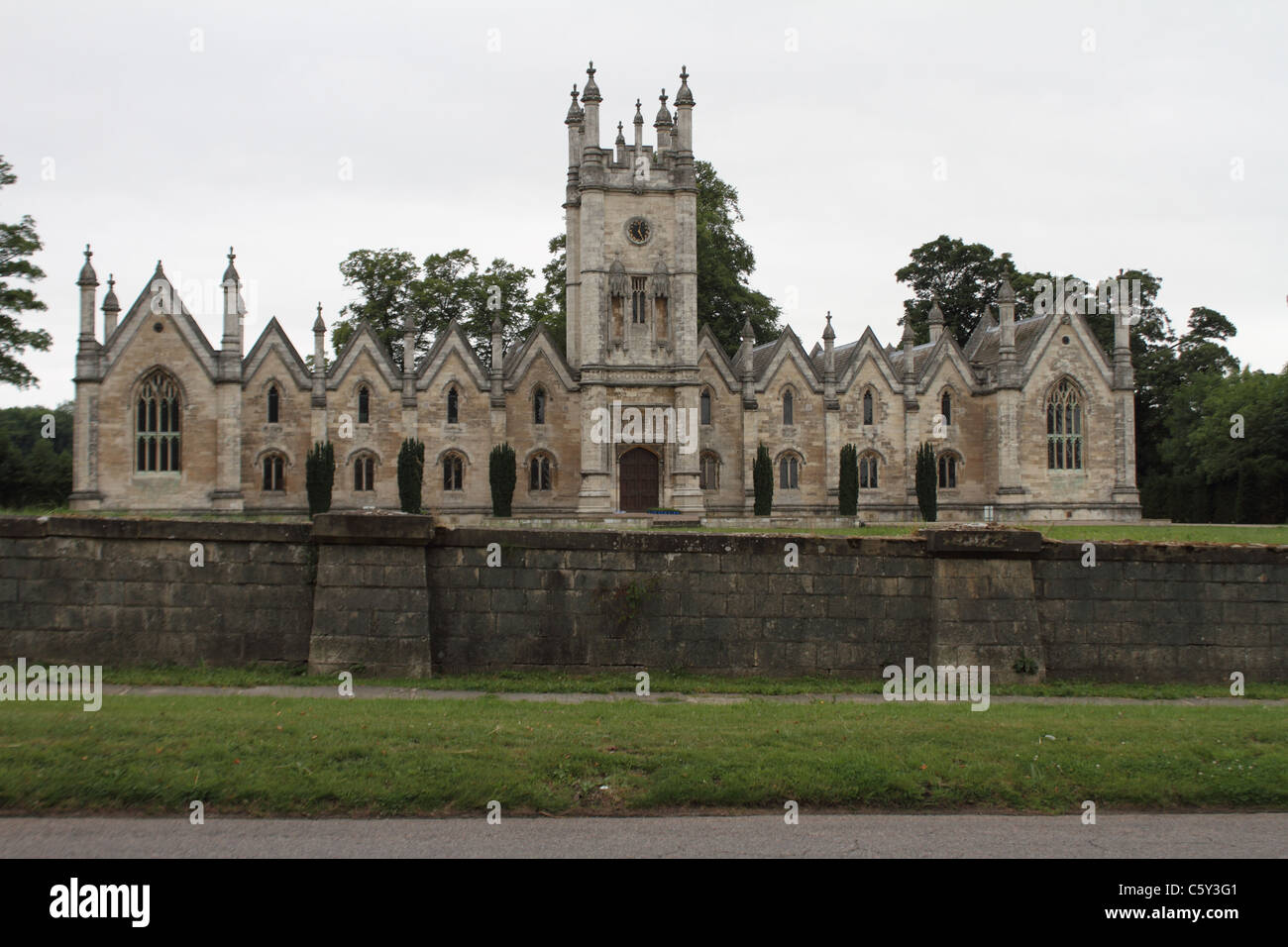 old building in aberford england Stock Photo Alamy