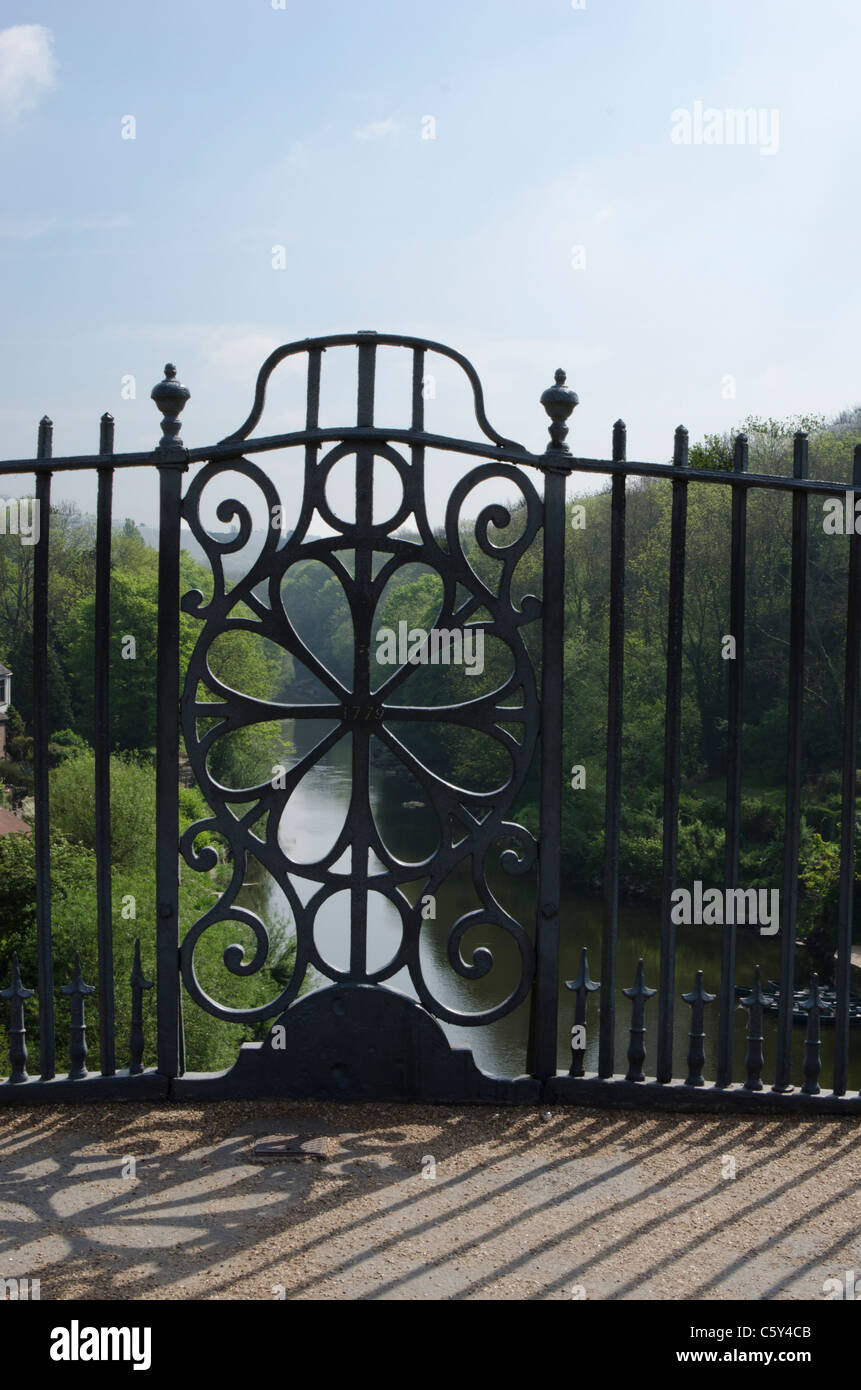 Decorative cast iron bridge hi-res stock photography and images - Alamy