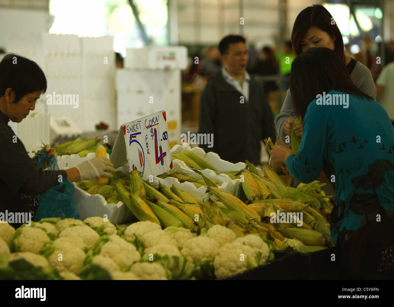 Fruit and Veg market traders at Paddy's Market in Sydney Australia Stock Photo Alamy