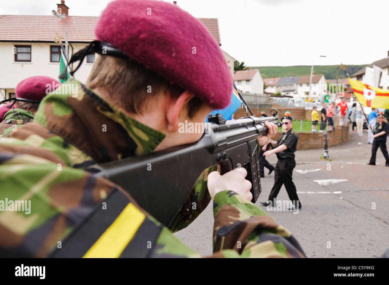Parachute regiment soldiers hi-res stock photography and images - Alamy