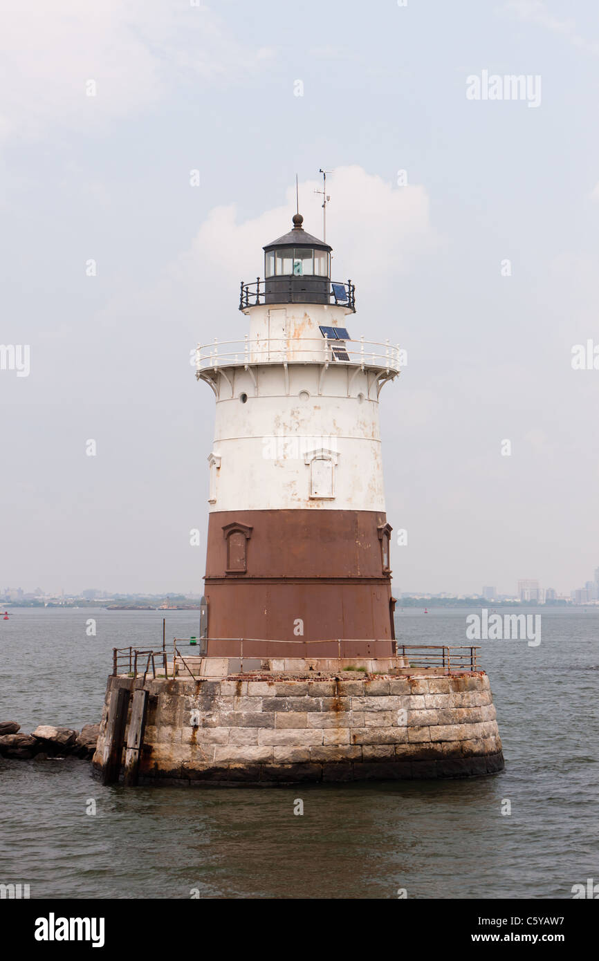 Robbins Reef Lighthouse, located in Upper New York Bay Stock Photo