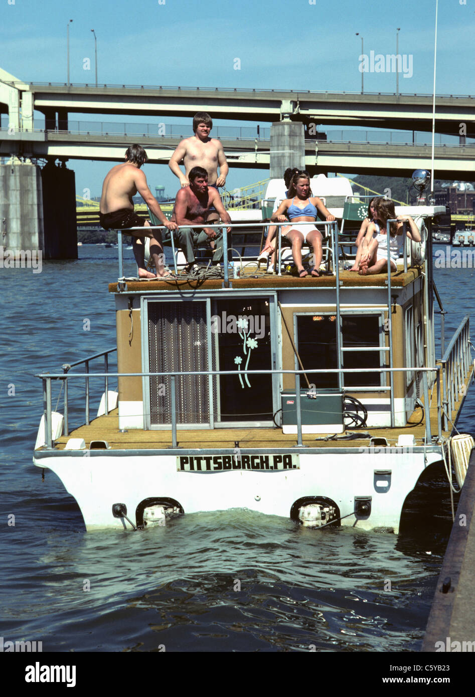 Party houseboat hi-res stock photography and images - Alamy