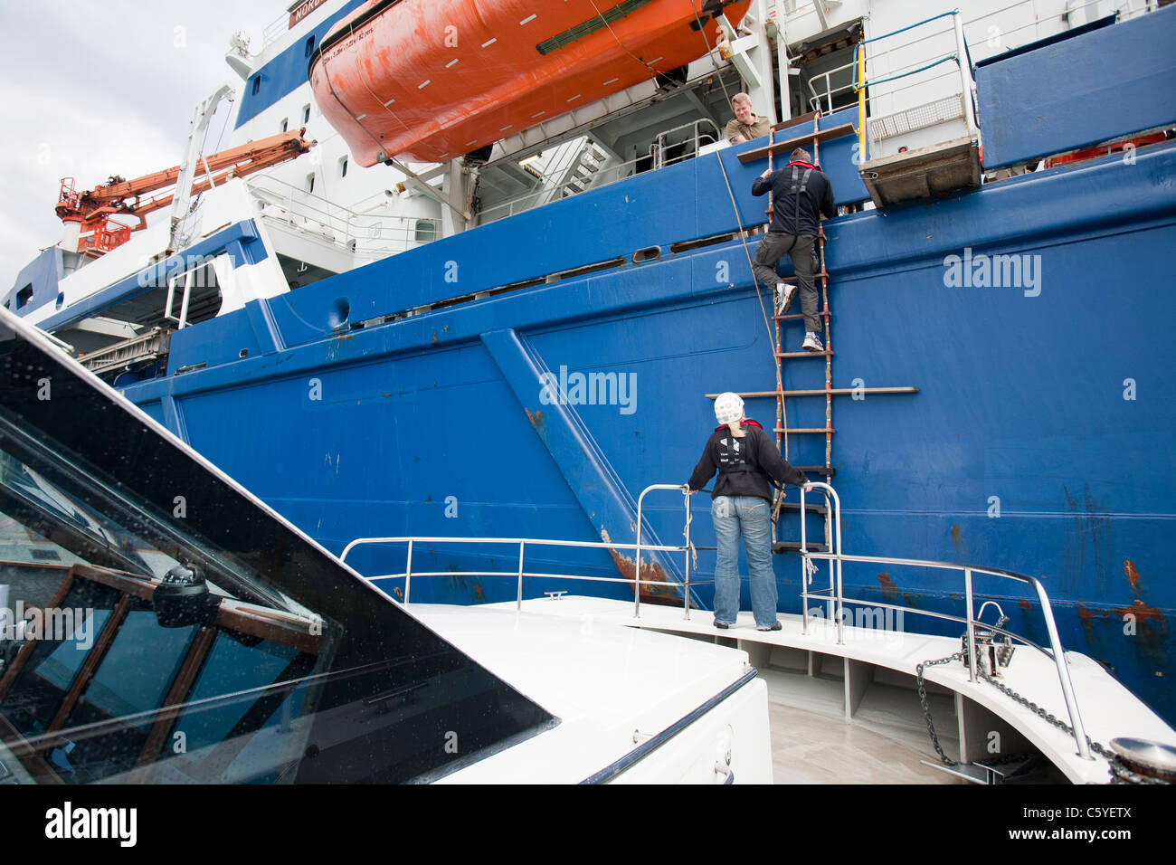 Wind farm construction vessel hi-res stock photography and images - Alamy