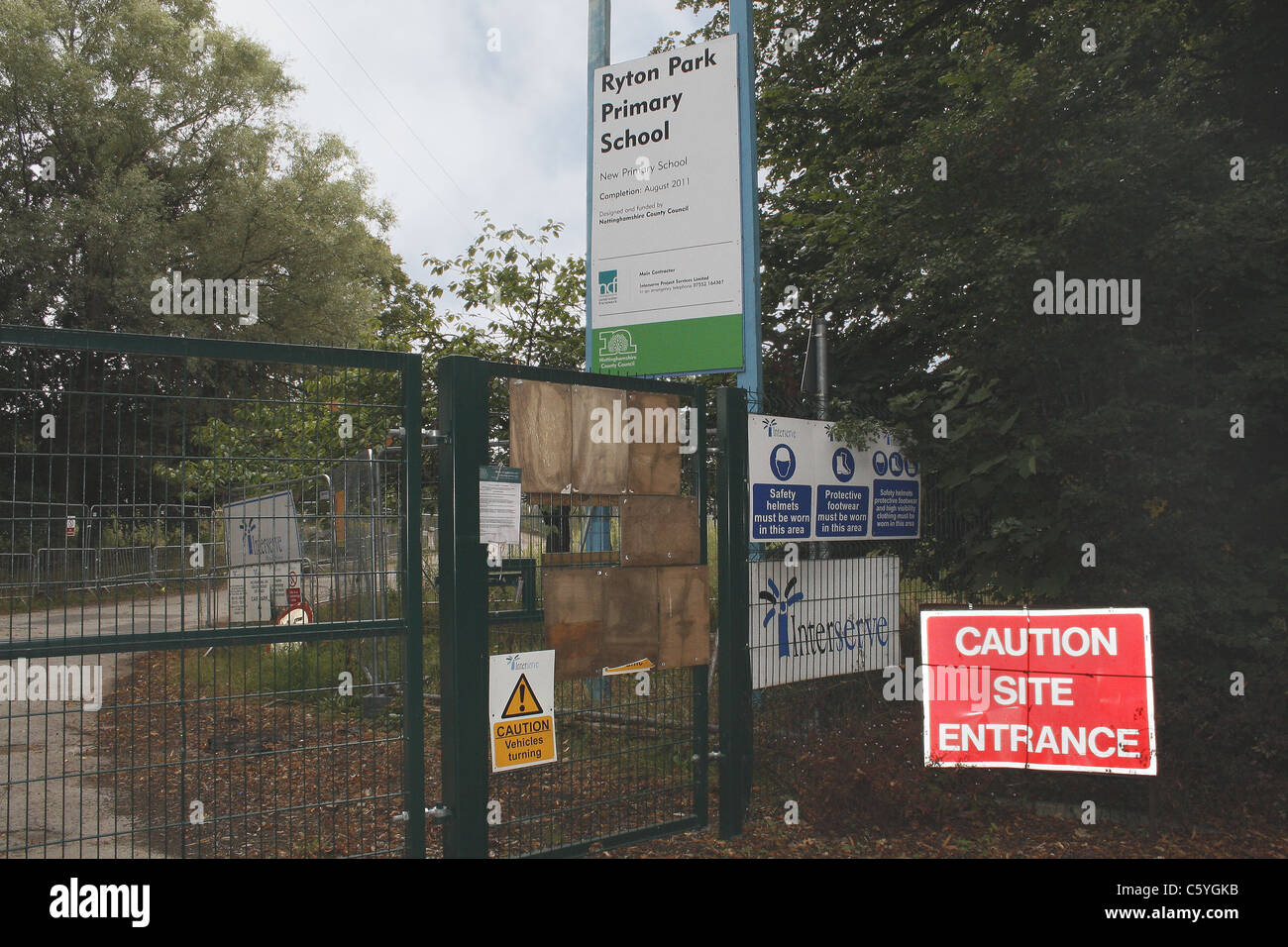 Ryton Park Primary School, bulding site entrance, Worksop, Notts, England Stock Photo
