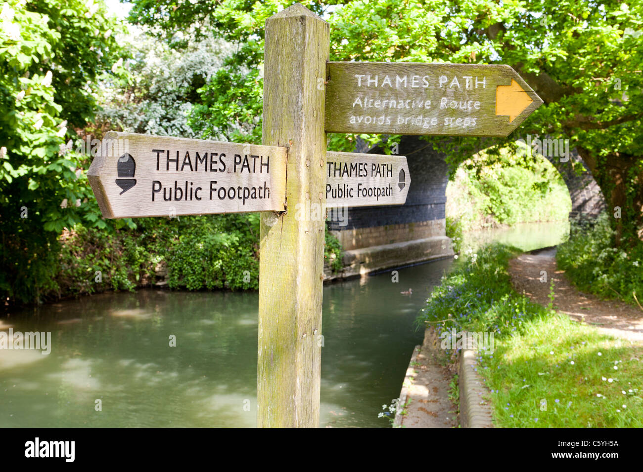 The Thames Path National Trail passing under St John's Bridge at Lechlade, Gloucestershire, England UK Stock Photo