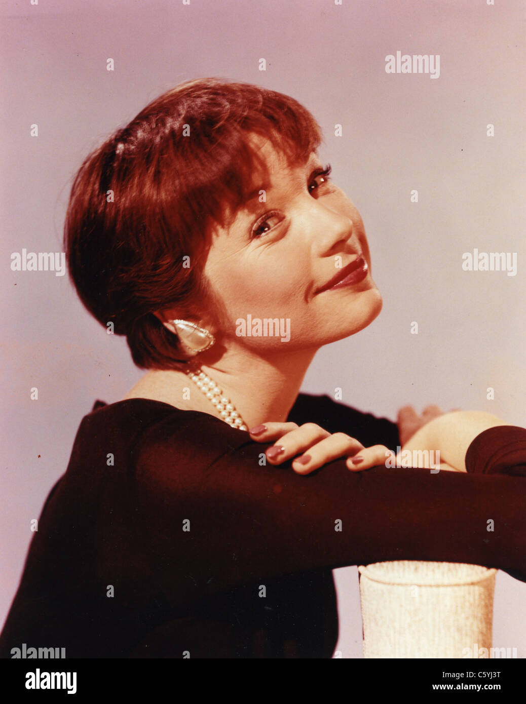 SHIRLEY MacLAINE US film actress, singer and dancer about 1960 Stock ...